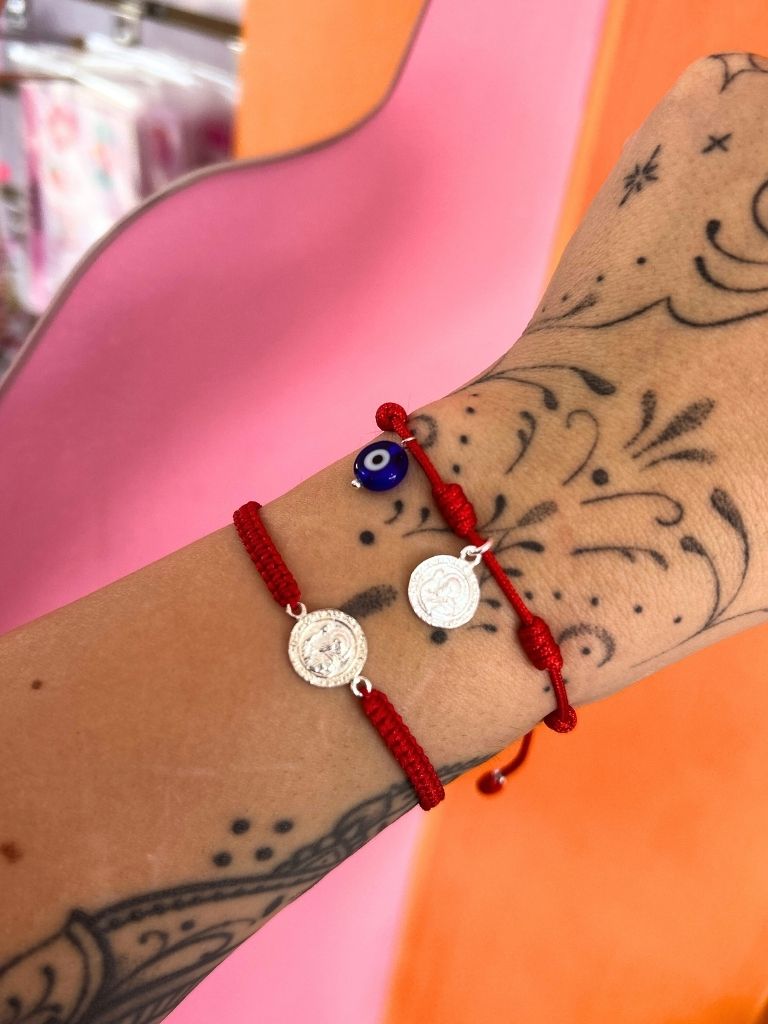 Pulsera roja San Benito